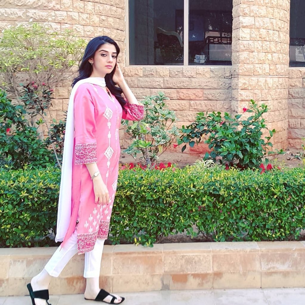 Sana Javed Sister Hina Javed – 20 Beautiful Pictures