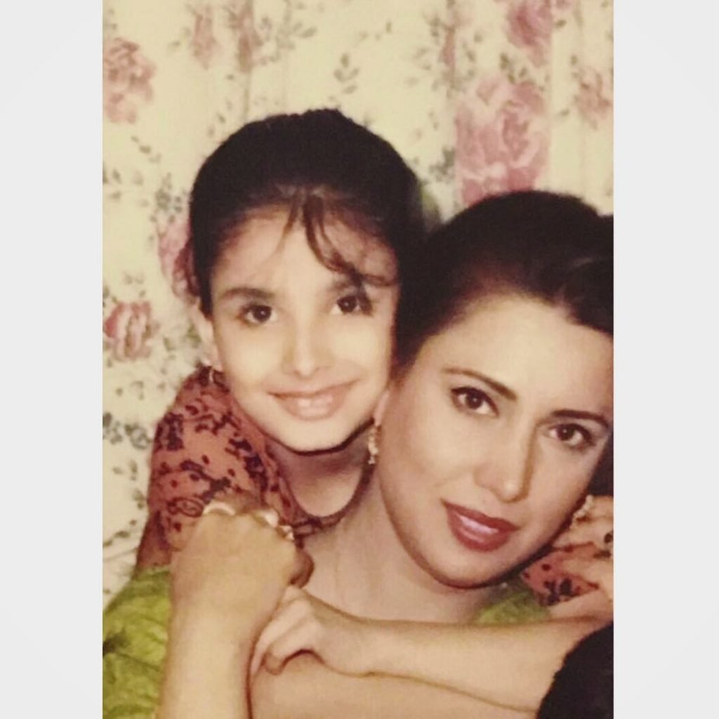 Unseen Pictures of Mehwish Hayat with Close Family