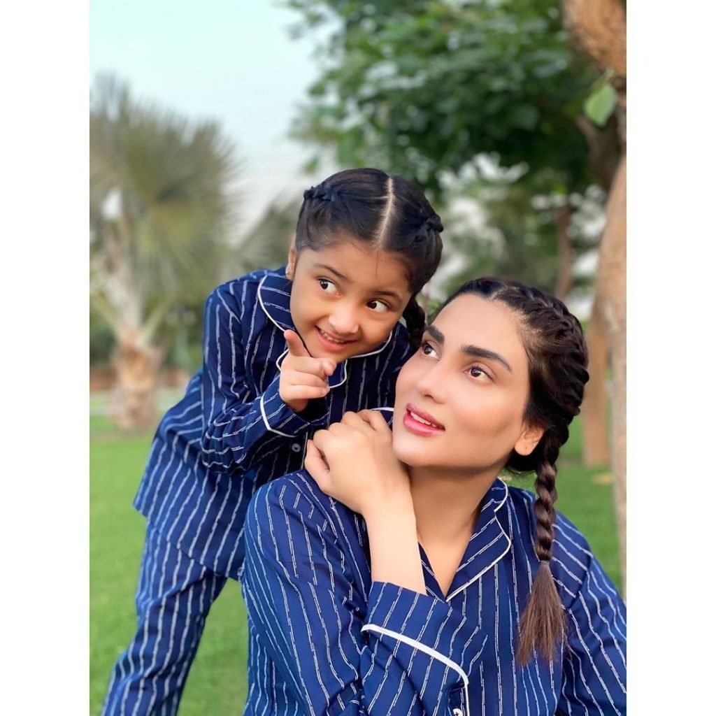 Actress Fiza Ali with her Cute Daughter Faraal – Adorable Pictures