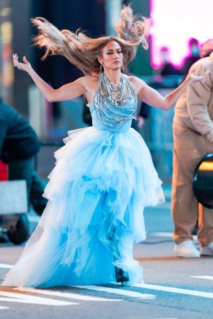 Jennifer Lopez Looks Ethereal From Her New Year Eve’s Performance